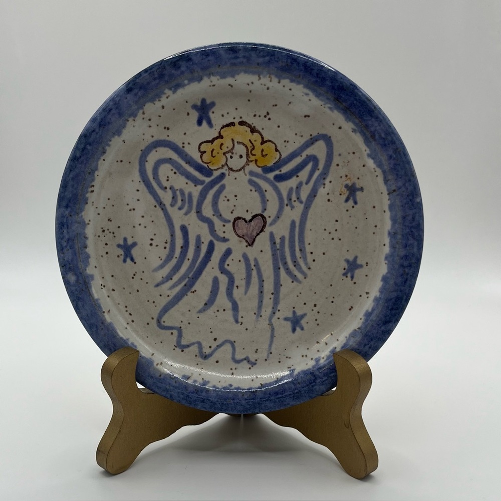 Vintage Salt-Glazed Stoneware Pottery 5.8" Plate Angel & Gold Wood Plate Stand